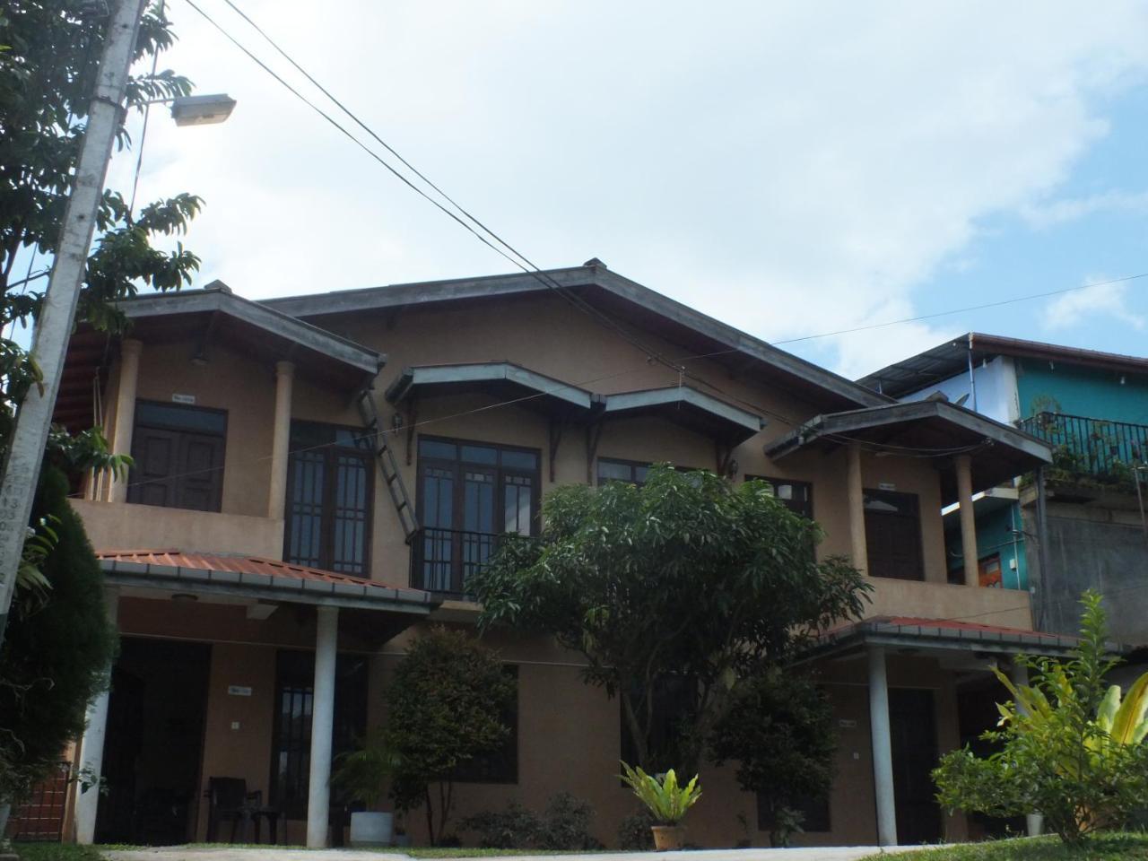 Hillsview Rest & Guest House マータレー エクステリア 写真